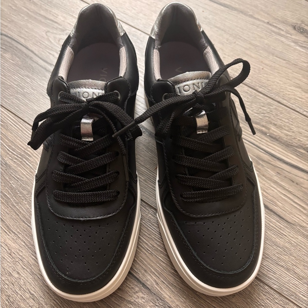 Women's Vionic Kimmie Court Lace Up Sneaker